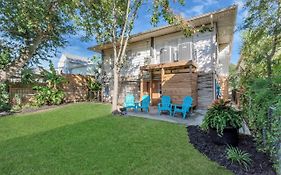 Galveston Studio - Sleeps 7 - Minutes To Beach !!